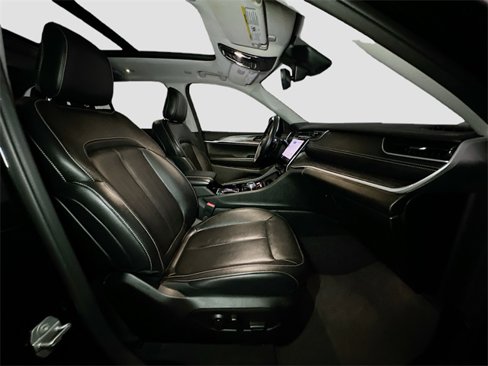 Certified 2022 Jeep Grand Cherokee Limited image 36