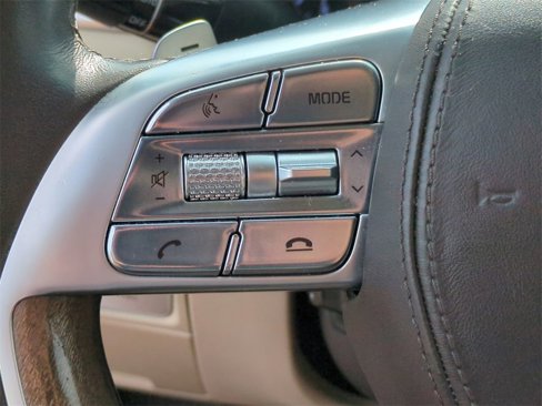 Used 2019 Kia K900 Luxury image 14