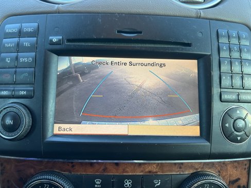 Used 2011 Mercedes-Benz GL 450 4MATIC image 24