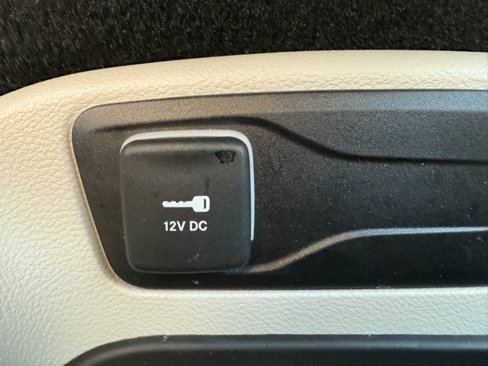 Used 2024 Chrysler Pacifica Touring-L image 29