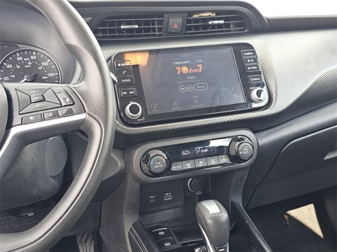 Used 2021 Nissan Kicks SV image 9