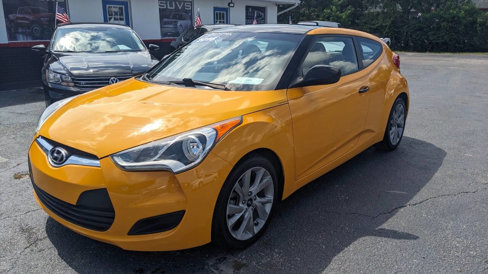 Used 2016 Hyundai Veloster image 1