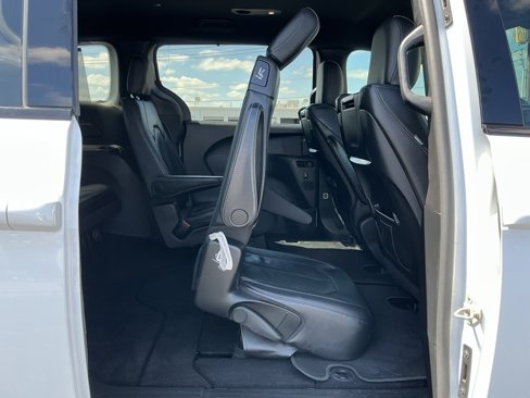 Used 2019 Chrysler Pacifica Touring-L Plus w/ Advanced Safetytec Group image 37