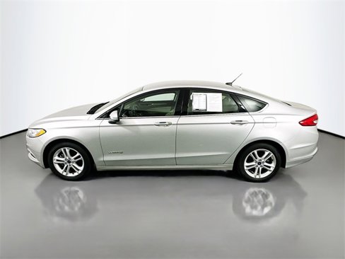 Used 2018 Ford Fusion S image 4