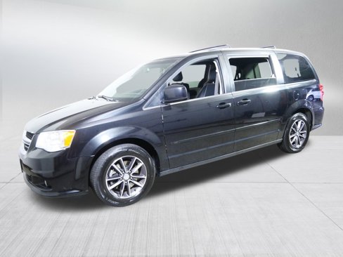Used 2017 Dodge Grand Caravan SXT image 3