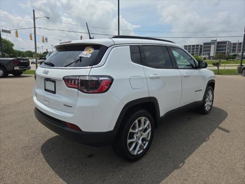 Certified 2024 Jeep Compass Latitude w/ Sun and Sound Group image 8