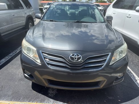 Used 2011 Toyota Camry XLE image 2