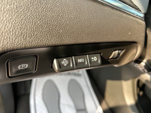 Used 2024 Buick Enclave Premium image 18