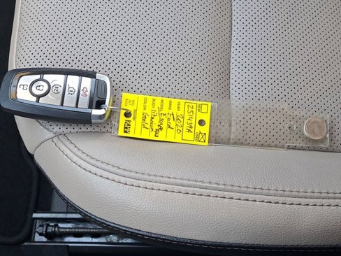 Used 2020 Ford Escape Titanium image 30