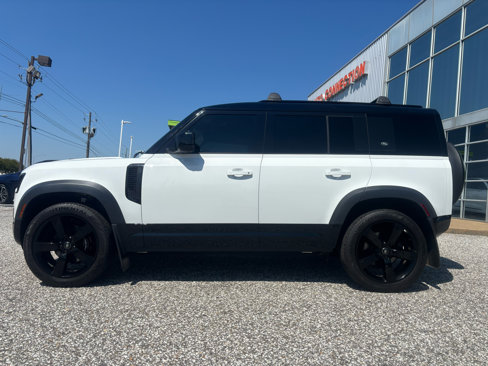 Used 2023 Land Rover Defender 110 X-Dynamic SE image 3