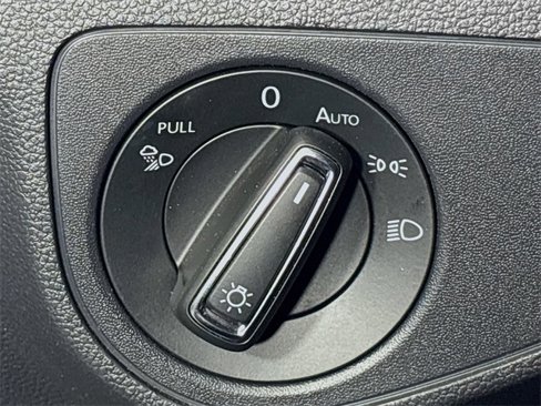Used 2021 Volkswagen Atlas SEL Premium image 10