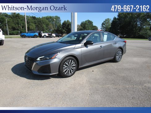 Used 2024 Nissan Altima 2.5 SV image 3