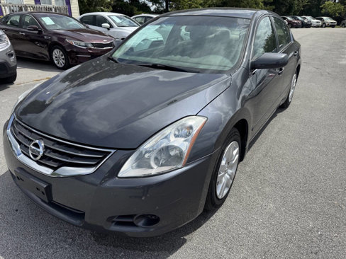 Used 2010 Nissan Altima 2.5 S image 1