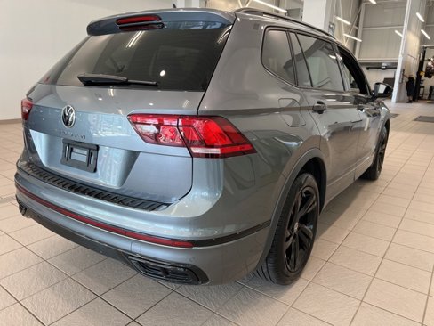 Used 2024 Volkswagen Tiguan SE R-Line image 8