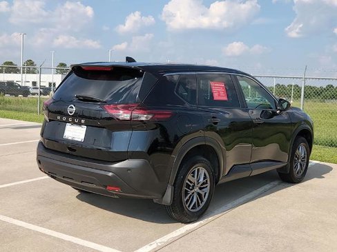 Certified 2021 Nissan Rogue S image 5