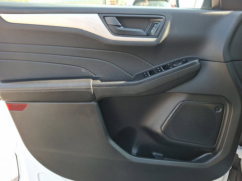 Certified 2022 Ford Escape SE w/ SE Sport Appearance Package image 12