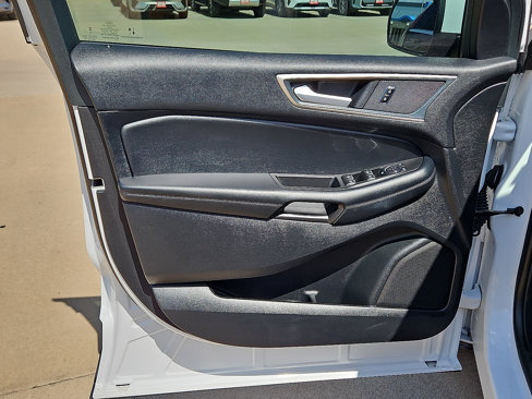Used 2024 Ford Edge SEL image 13