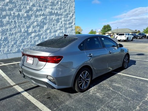 Used 2023 Kia Forte LXS image 3