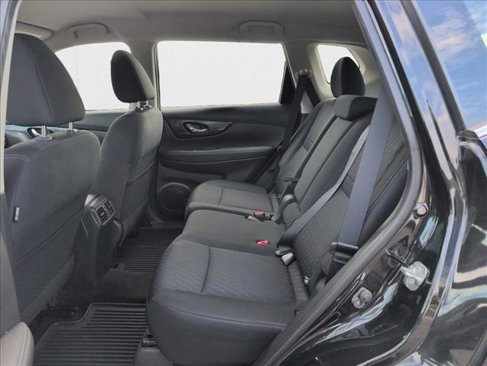 Used 2018 Nissan Rogue S image 18