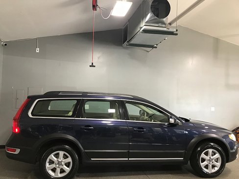 Used 2010 Volvo XC70 3.2 image 2