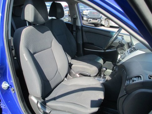 Used 2012 Hyundai Accent SE image 11