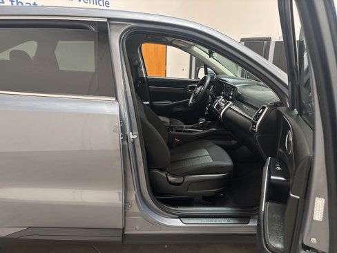 Used 2023 Kia Sorento LX image 20