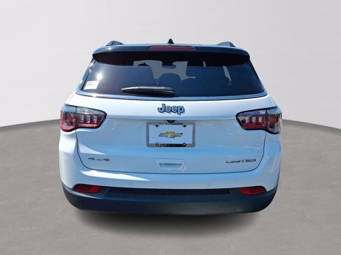 Used 2024 Jeep Compass Limited image 5