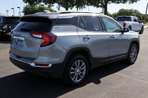 Used 2024 GMC Terrain SLT image 14