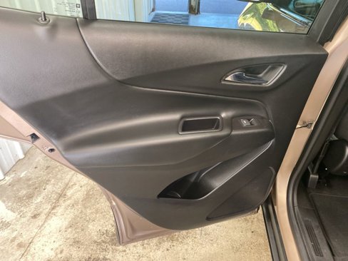Used 2019 Chevrolet Equinox LT image 23