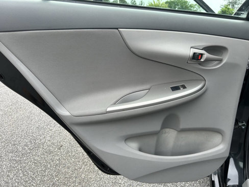 Used 2010 Toyota Corolla image 14