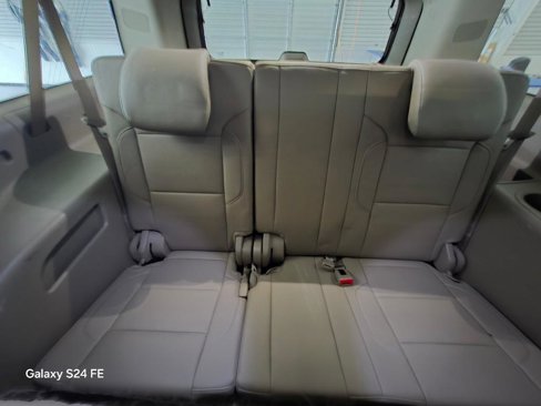 Used 2016 Chevrolet Suburban LT image 18