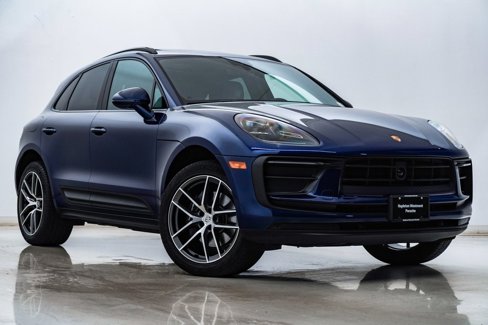Certified 2025 Porsche Macan image 8