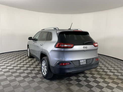 Used 2017 Jeep Cherokee Latitude w/ Safety/Convenience Group image 7