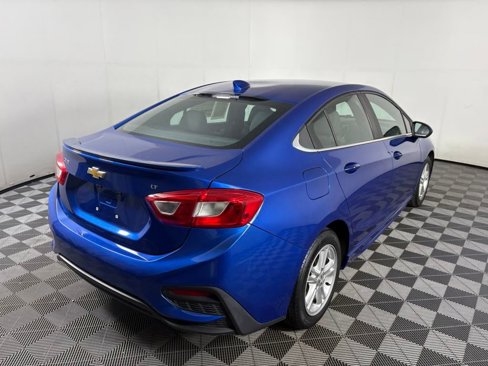 Used 2017 Chevrolet Cruze LT w/ Convenience Package image 7