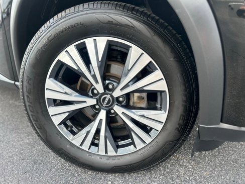 Used 2022 Nissan Rogue SV image 10