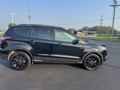 Used 2018 Ford Escape SE w/ SE Sport Appearance Package image 8