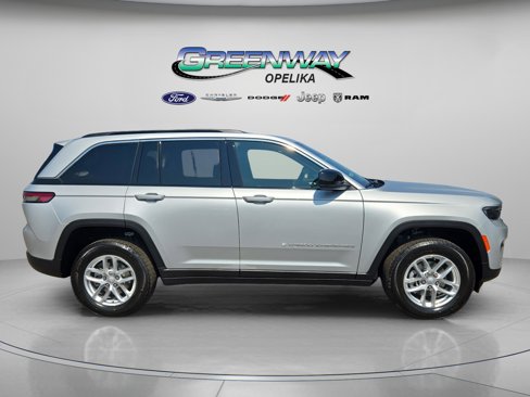 New 2025 Jeep Grand Cherokee Laredo X image 7