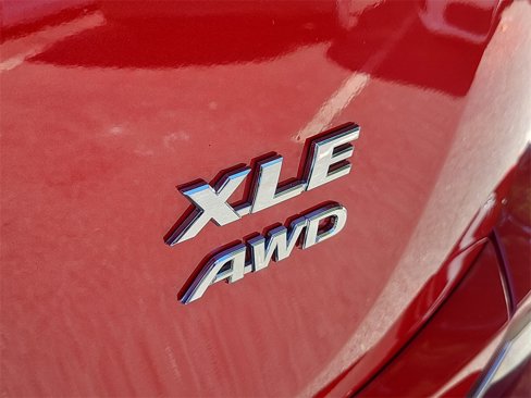 Used 2017 Toyota RAV4 XLE image 12