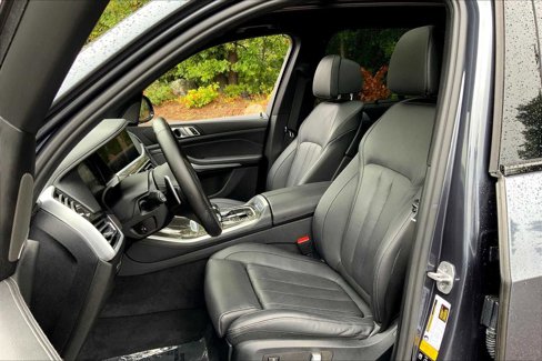 Used 2021 BMW X5 M50i w/ Premium Package image 8