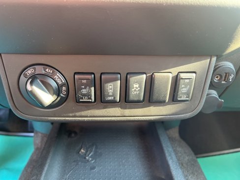 Used 2018 Nissan Frontier SV w/ Value Truck Package image 28