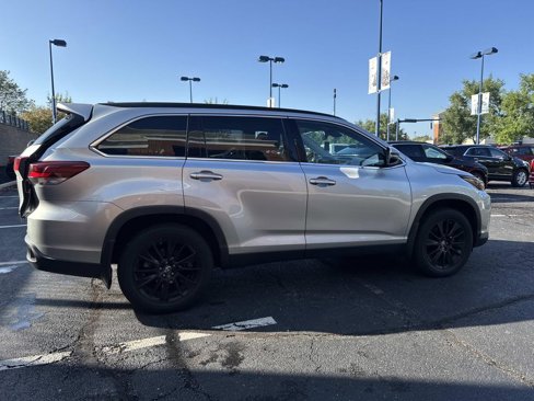 Used 2019 Toyota Highlander SE image 7