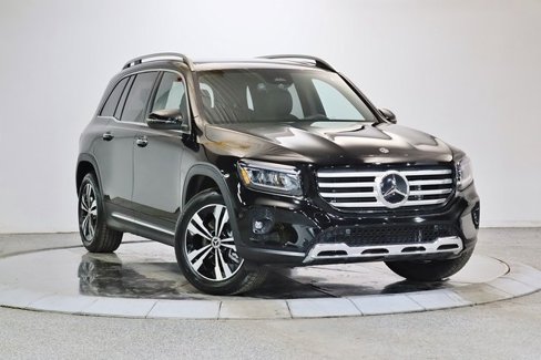 Used 2025 Mercedes-Benz GLB 250 4MATIC image 1