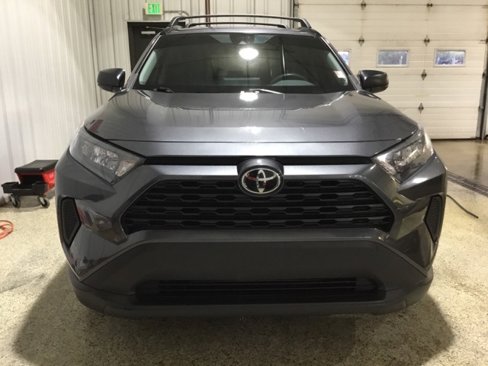 Used 2021 Toyota RAV4 LE image 8