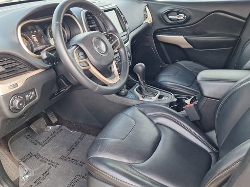 Used 2017 Jeep Cherokee Limited image 10