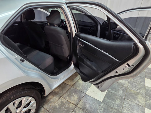Used 2019 Toyota Corolla LE image 15