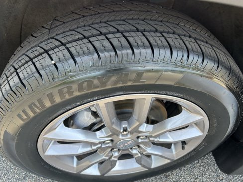 Used 2022 GMC Terrain SLT w/ LPO, Floor Liner Package image 11