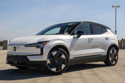 New 2025 Volvo EX30 Ultra w/ Climate Package image 1