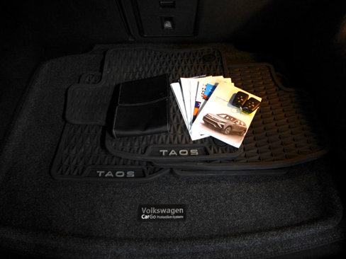 Used 2022 Volkswagen Taos SE w/ Panoramic Sunroof Package image 62