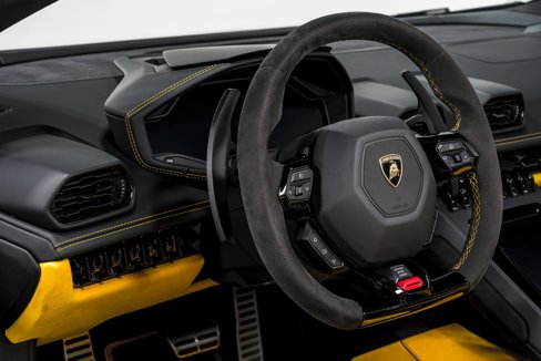 Used 2023 Lamborghini Huracan EVO image 13