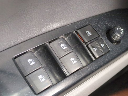 Used 2020 Toyota Camry SE image 32